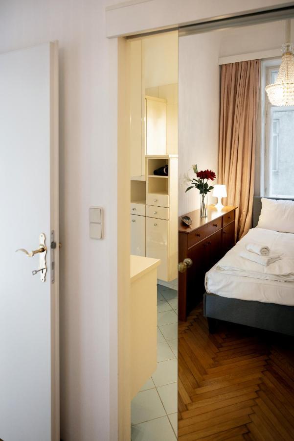 Hideaway Wahring Appartement Wenen Buitenkant foto
